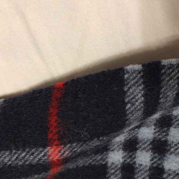 💙 Vintage UC Burberry Unisex Use 100% Lambswool Tartan Plaid Winter Scarf 🧣 - Picture 10 of 10